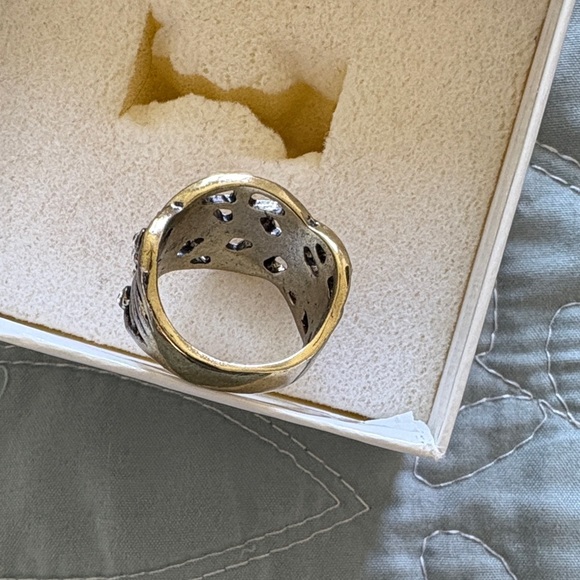 Premier Designs Black and Gold Women's Ring - Picture 3 of 5